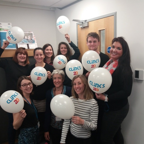 Clinks with balloons